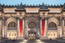 The Metropolitan Museum of Art, New York: A Comprehensive Guide for Tourists