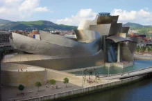 Exploring the Guggenheim Museum: A Masterpiece of Modern Architecture in Bilbao, Spain