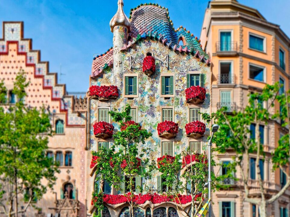 Discover Casa Batlló: Gaudí's Masterpiece in the Heart of Barcelona