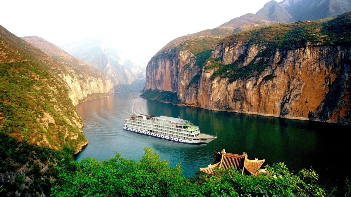 Discover the Magic of the Yangtze River Cruise