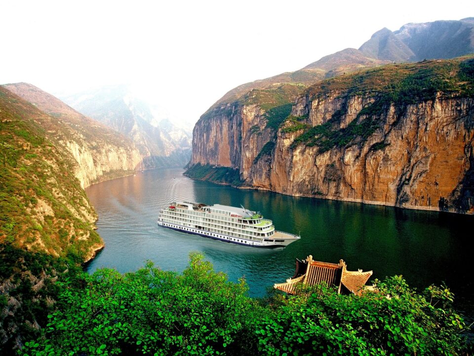 Discover the Magic of the Yangtze River Cruise